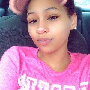 Meet your Posher, Adriana